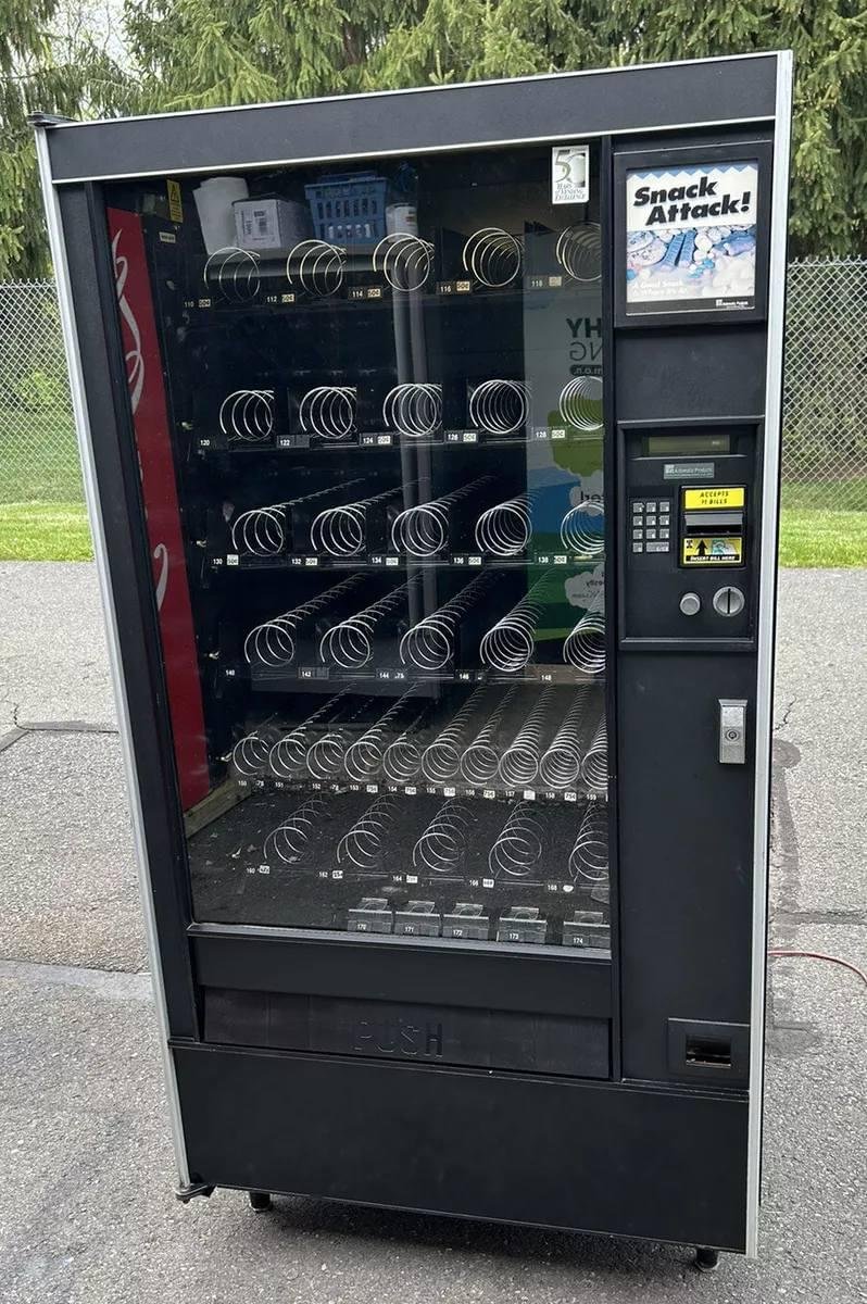 Automatic Products 123 Automatic Products 123 Snack Machine
